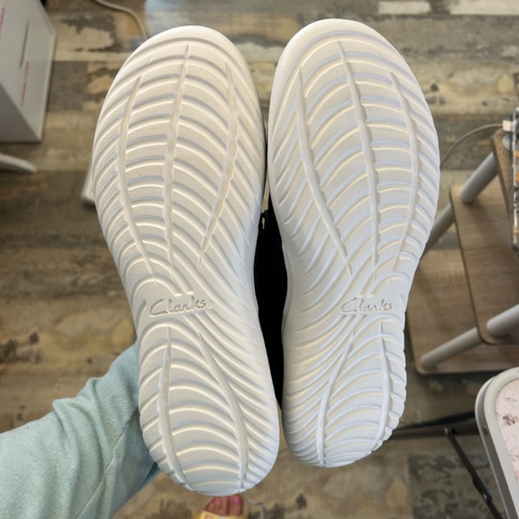 NIB Clark's Cloudsteppers Nova Ave size 8.5! - Picture 3 of 4